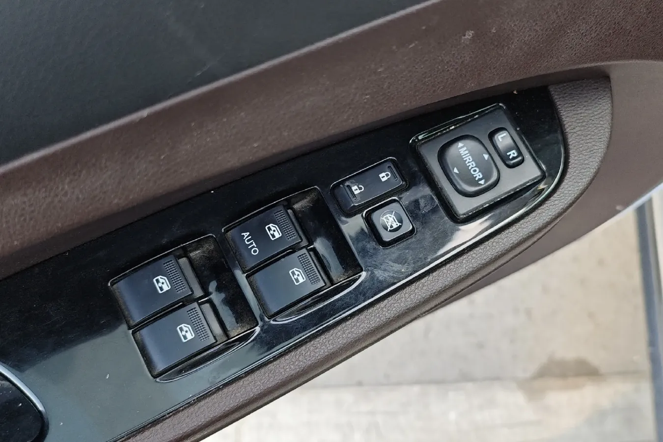 2017 DongFeng Forthing Joyear X3 1.5L 120HP L4 5MT,autocango,china used car exporter,china ev exporter,chinese used car exporter,chinese used ev exporter