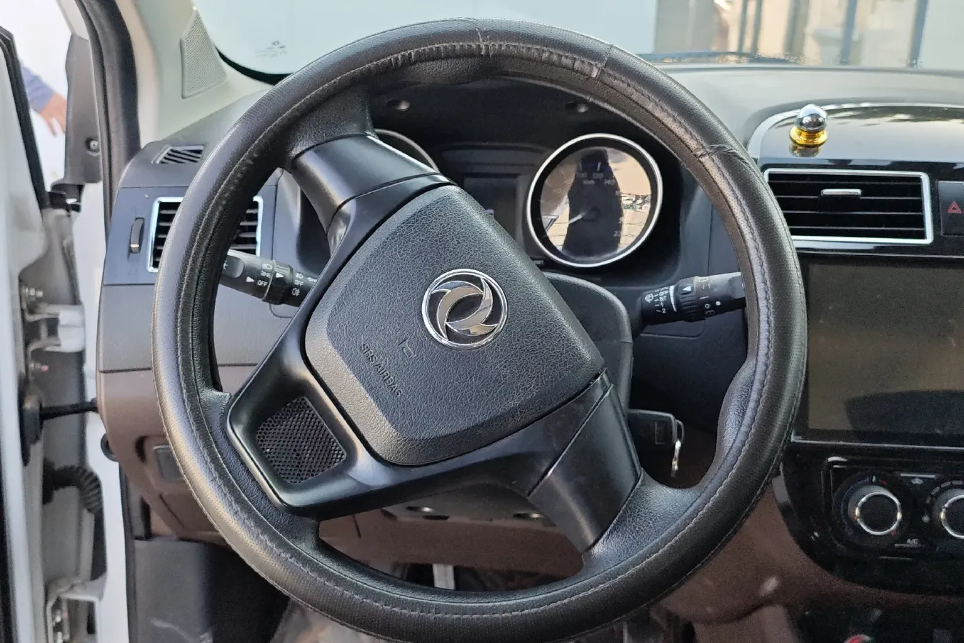 2017 DongFeng Forthing Joyear X3 1.5L 120HP L4 5MT,autocango,china used car exporter,china ev exporter,chinese used car exporter,chinese used ev exporter