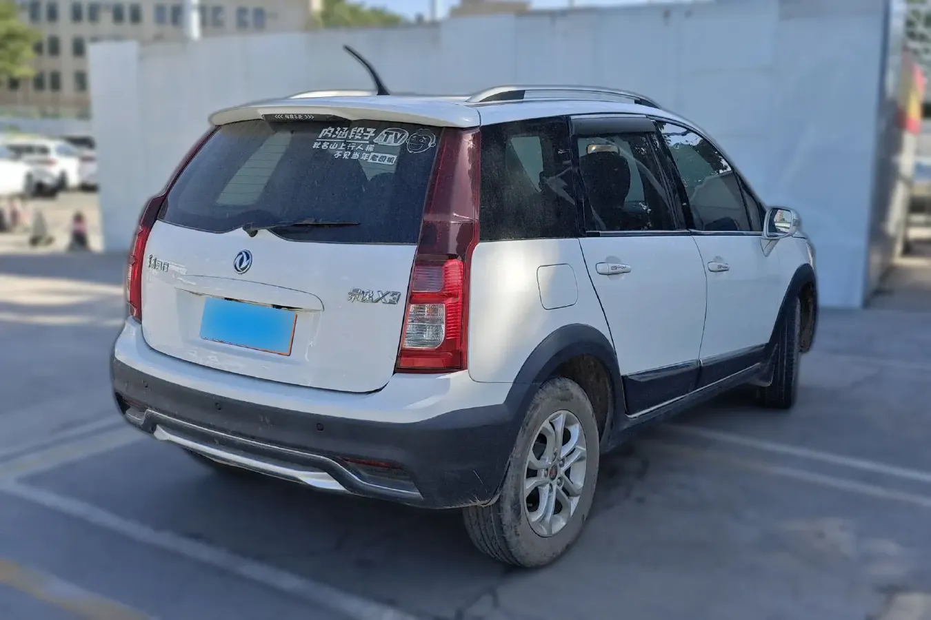 2017 DongFeng Forthing Joyear X3 1.5L 120HP L4 5MT,autocango,china used car exporter,china ev exporter,chinese used car exporter,chinese used ev exporter