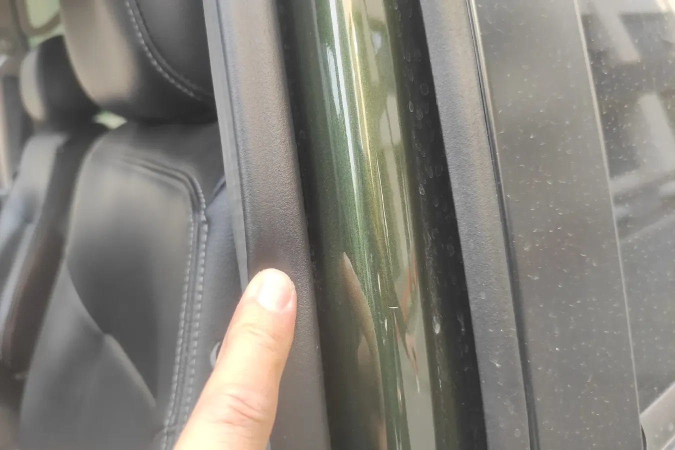 2015 Leopaard Q6 2.4L 147HP L4 5MT,autocango,china used car exporter,china ev exporter,chinese used car exporter,chinese used ev exporter