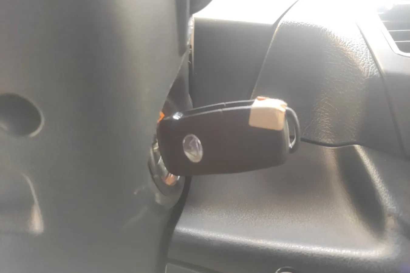 2015 Leopaard Q6 2.4L 147HP L4 5MT,autocango,china used car exporter,china ev exporter,chinese used car exporter,chinese used ev exporter