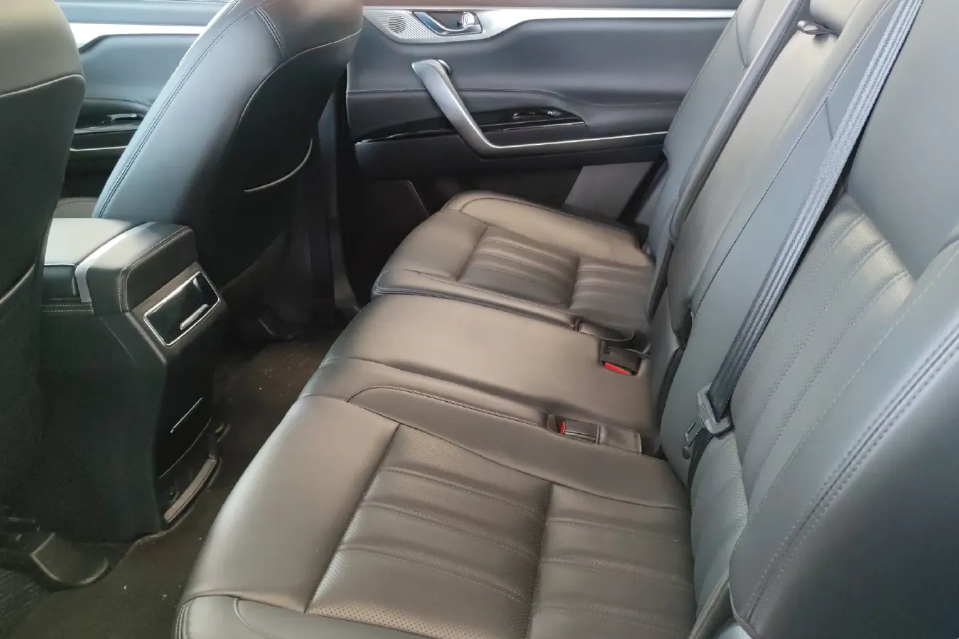 2019 ChangAn CS95 2.0T 233HP L4 6AT,autocango,china used car exporter,china ev exporter,chinese used car exporter,chinese used ev exporter