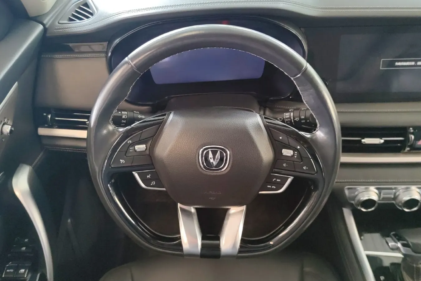 2019 ChangAn CS95 2.0T 233HP L4 6AT,autocango,china used car exporter,china ev exporter,chinese used car exporter,chinese used ev exporter