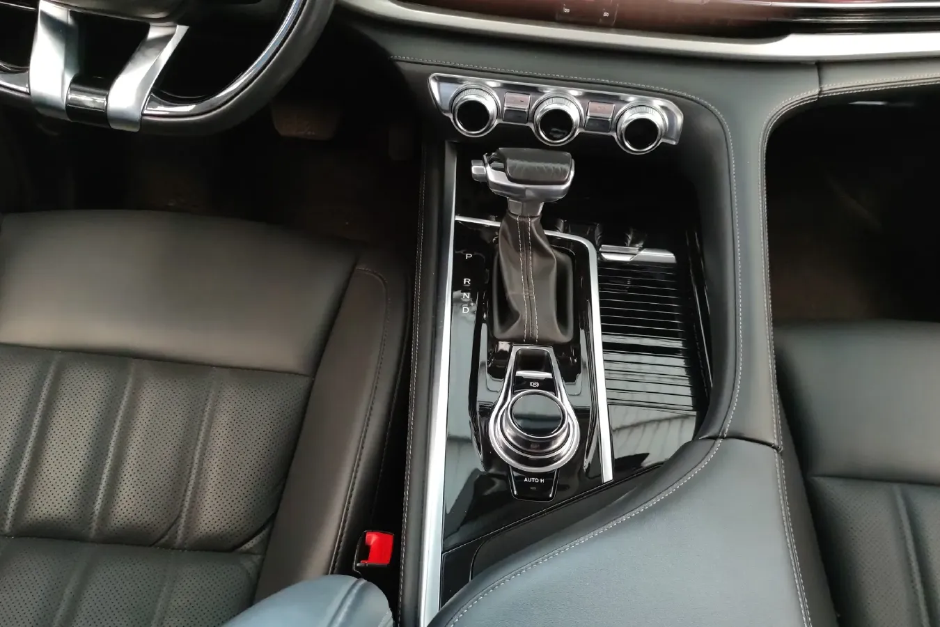 2019 ChangAn CS95 2.0T 233HP L4 6AT,autocango,china used car exporter,china ev exporter,chinese used car exporter,chinese used ev exporter