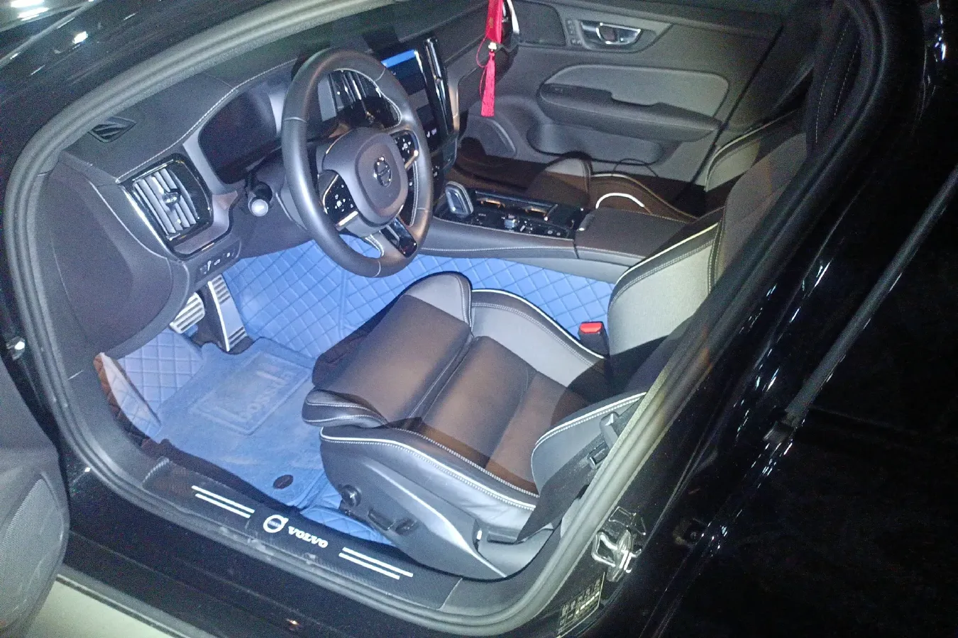 2021 Volvo S60 2.0T 303HP L4 8AT PHEV 11.6KWH,autocango,china used car exporter,china ev exporter,chinese used car exporter,chinese used ev exporter