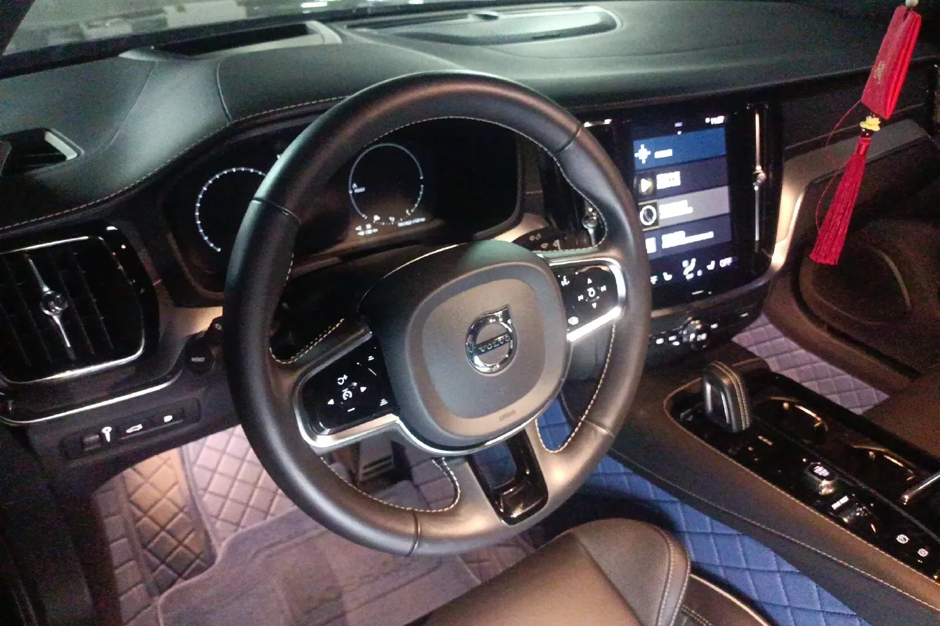 2021 Volvo S60 2.0T 303HP L4 8AT PHEV 11.6KWH,autocango,china used car exporter,china ev exporter,chinese used car exporter,chinese used ev exporter