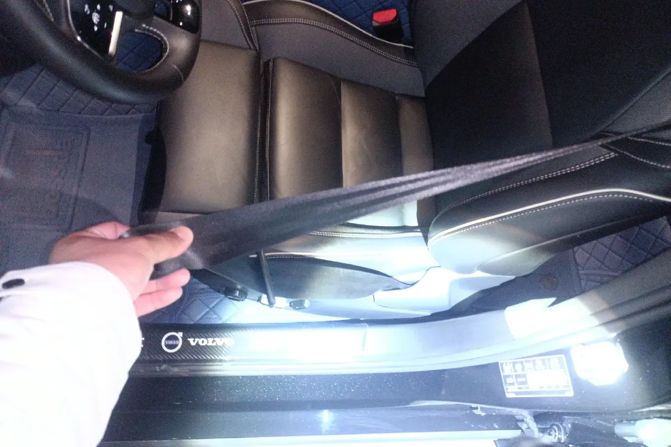 2021 Volvo S60 2.0T 303HP L4 8AT PHEV 11.6KWH,autocango,china used car exporter,china ev exporter,chinese used car exporter,chinese used ev exporter