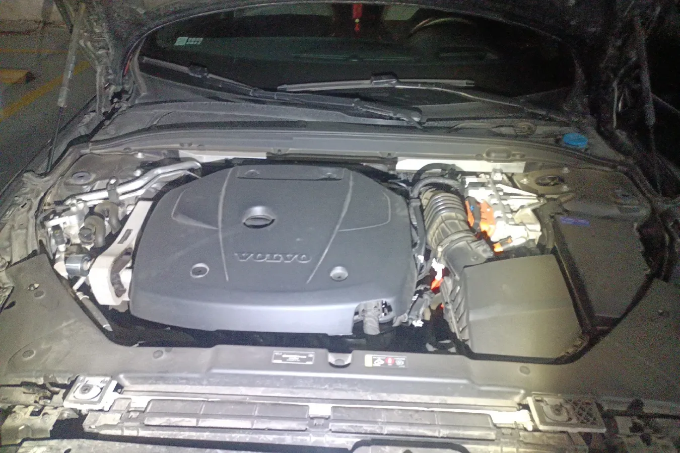 2021 Volvo S60 2.0T 303HP L4 8AT PHEV 11.6KWH,autocango,china used car exporter,china ev exporter,chinese used car exporter,chinese used ev exporter