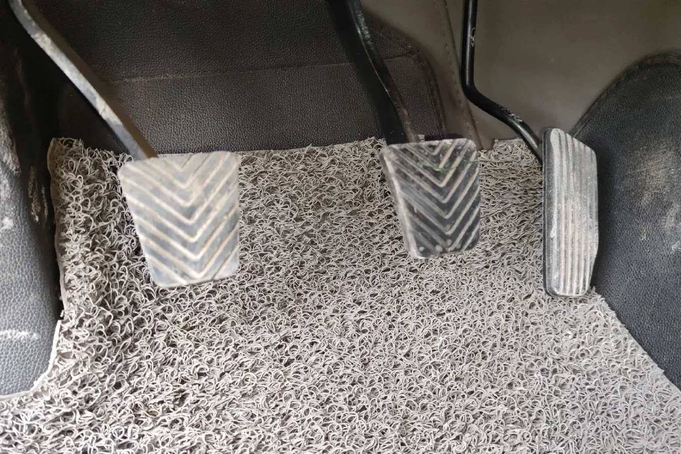 2014 Leopaard Black King Kong 2.4L 129HP L4 5MT,autocango,china used car exporter,china ev exporter,chinese used car exporter,chinese used ev exporter