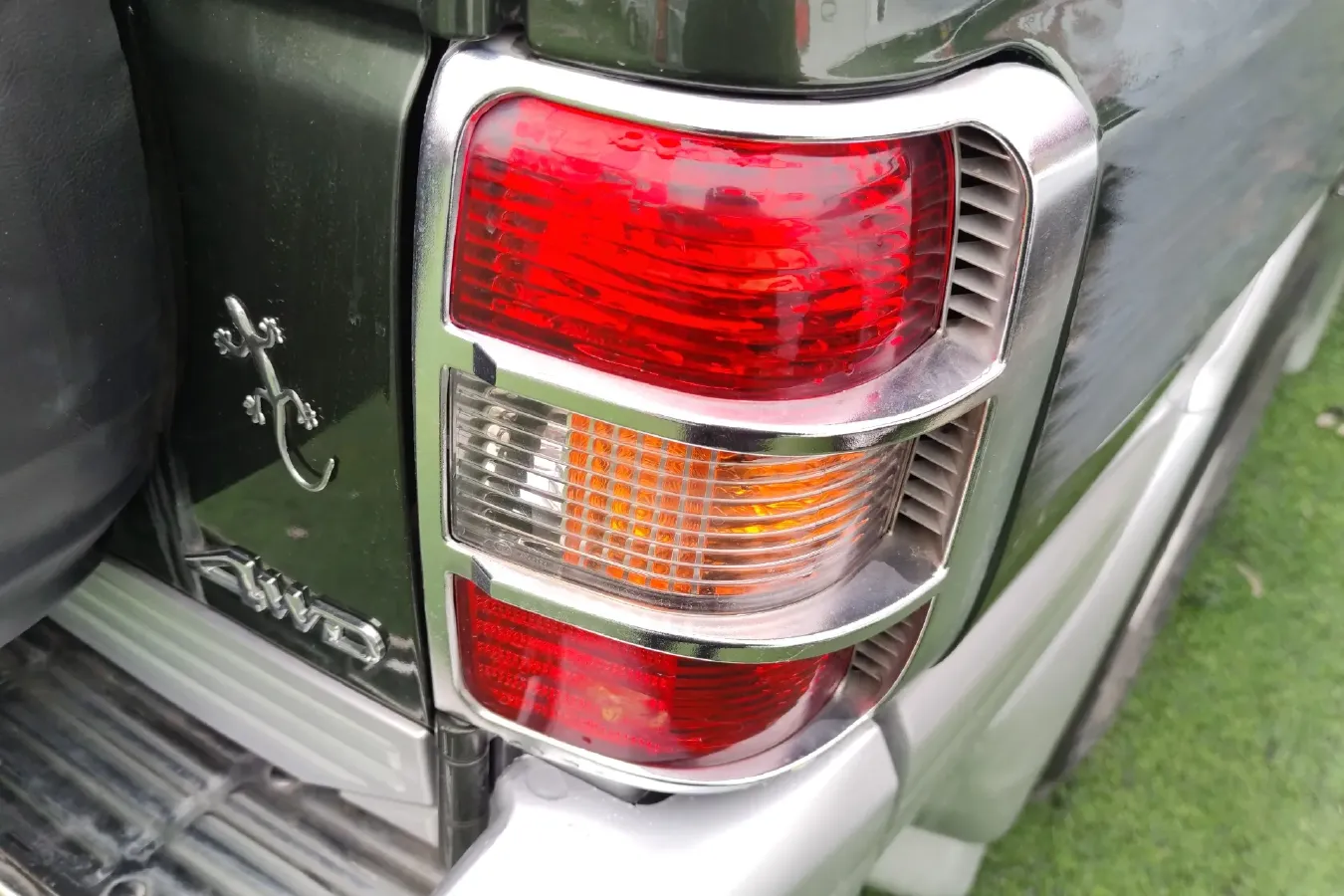 2014 Leopaard Black King Kong 2.4L 129HP L4 5MT,autocango,china used car exporter,china ev exporter,chinese used car exporter,chinese used ev exporter