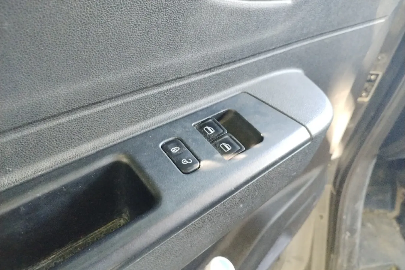 2021 Karry Dolphin EV BEV 43.5KWH,autocango,china used car exporter,china ev exporter,chinese used car exporter,chinese used ev exporter