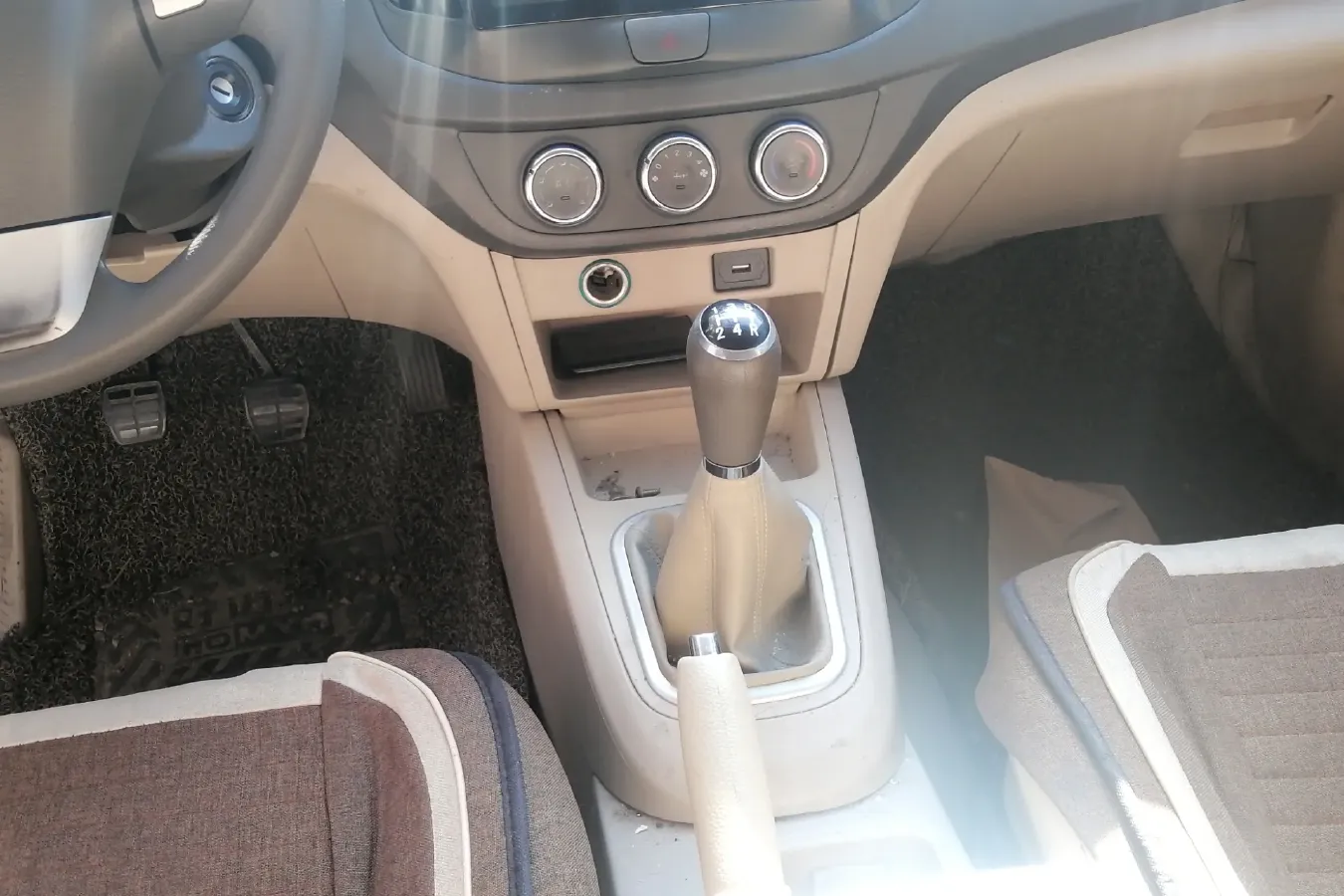 2011 Chery E5 1.5L 109HP L4 5MT,autocango,china used car exporter,china ev exporter,chinese used car exporter,chinese used ev exporter