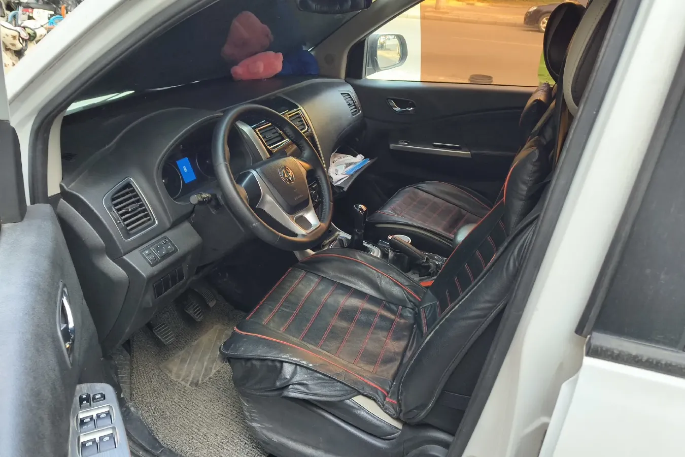 2017 DongFeng Forthing S500 1.5L 120HP L4 5MT,autocango,china used car exporter,china ev exporter,chinese used car exporter,chinese used ev exporter