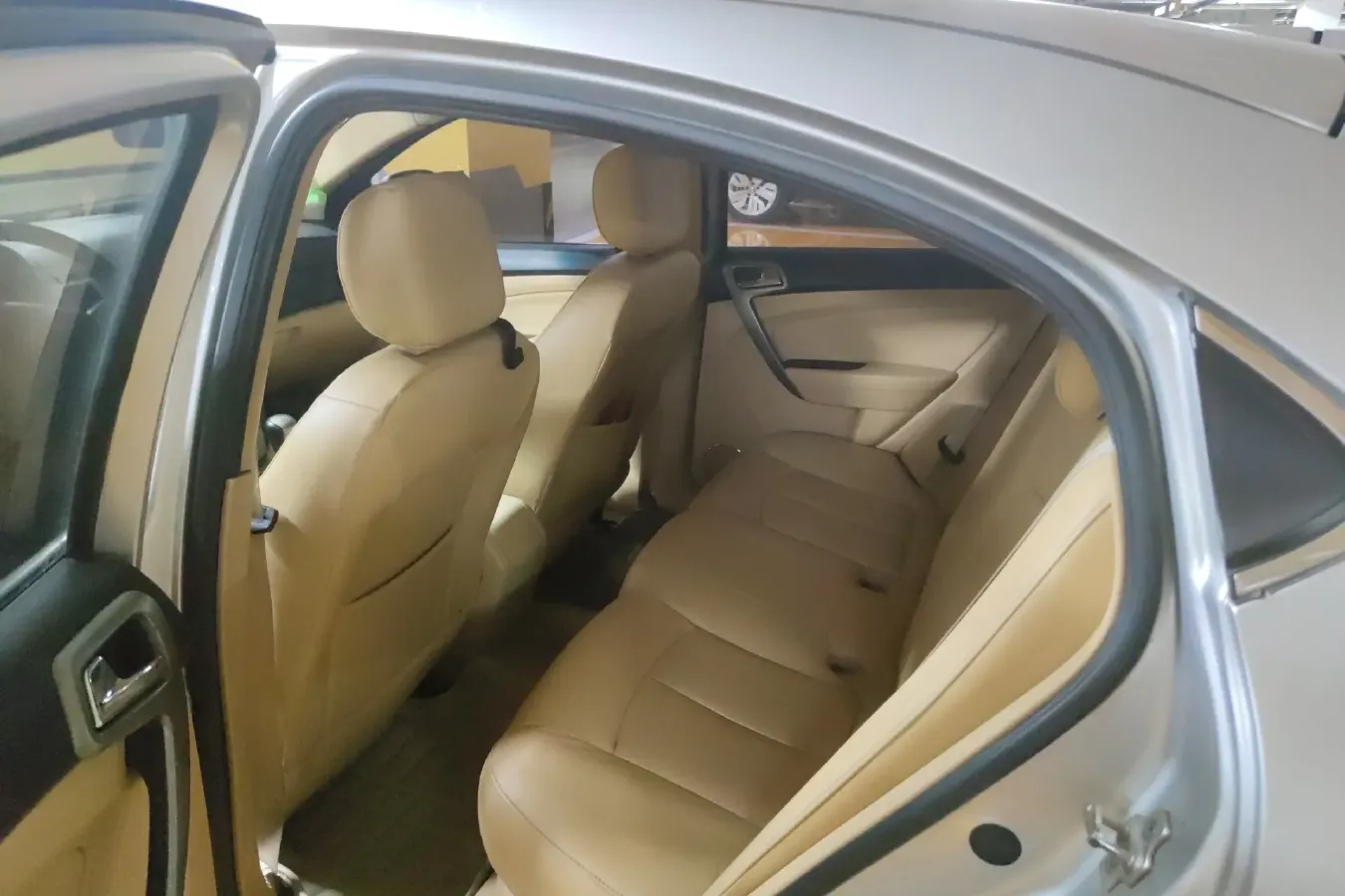 2010 Chery A3 1.6L 126HP L4 5MT,autocango,china used car exporter,china ev exporter,chinese used car exporter,chinese used ev exporter
