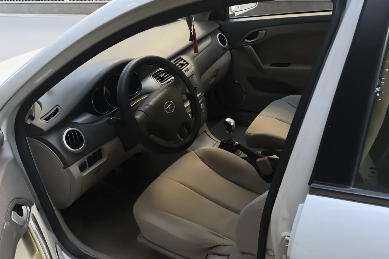 2011 JAC HeYue 1.5L 113HP L4 5MT,autocango,china used car exporter,china ev exporter,chinese used car exporter,chinese used ev exporter