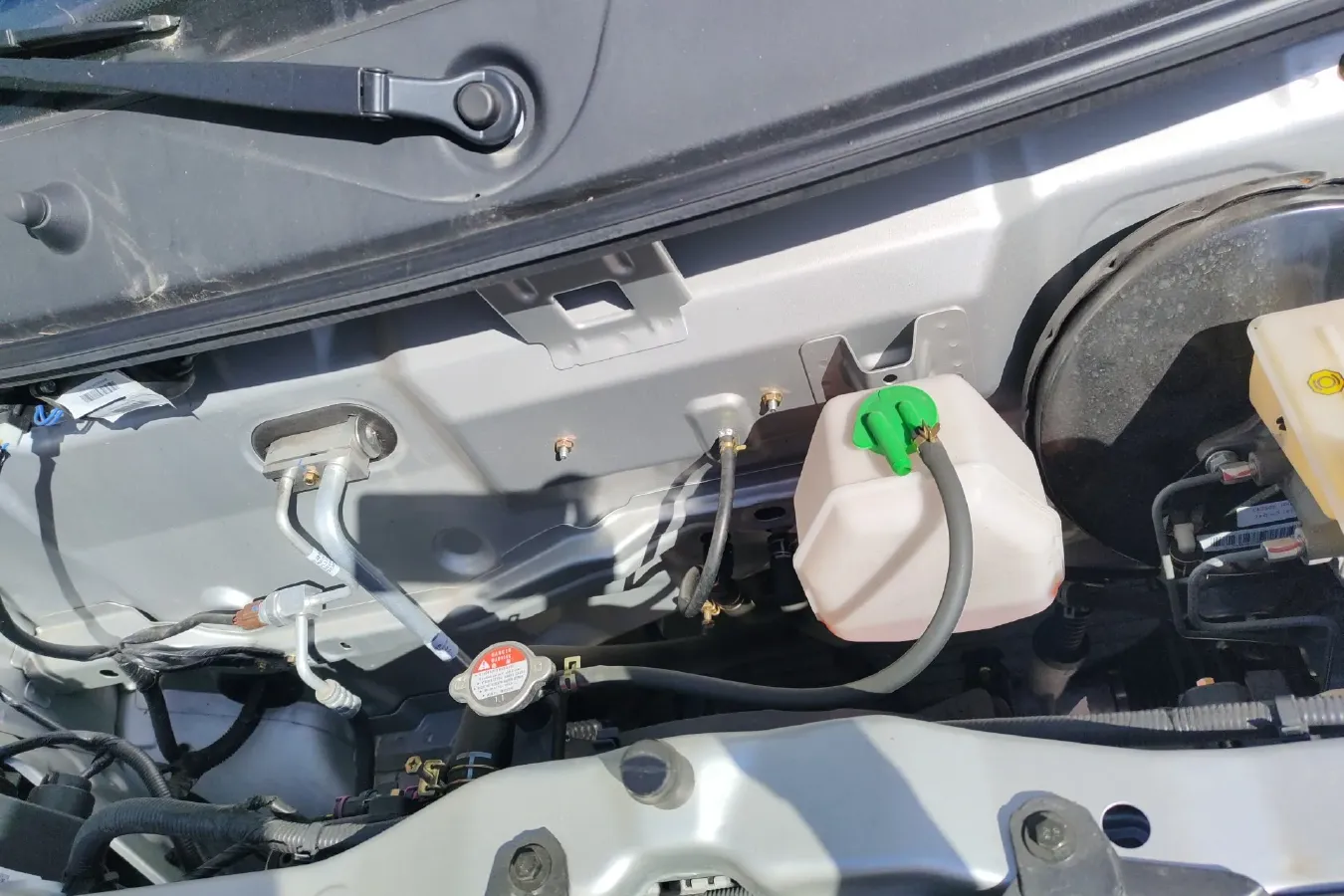 2021 ChangAn KuaYue New Leopard T3 1.6L 122HP L4 5MT,autocango,china used car exporter,china ev exporter,chinese used car exporter,chinese used ev exporter