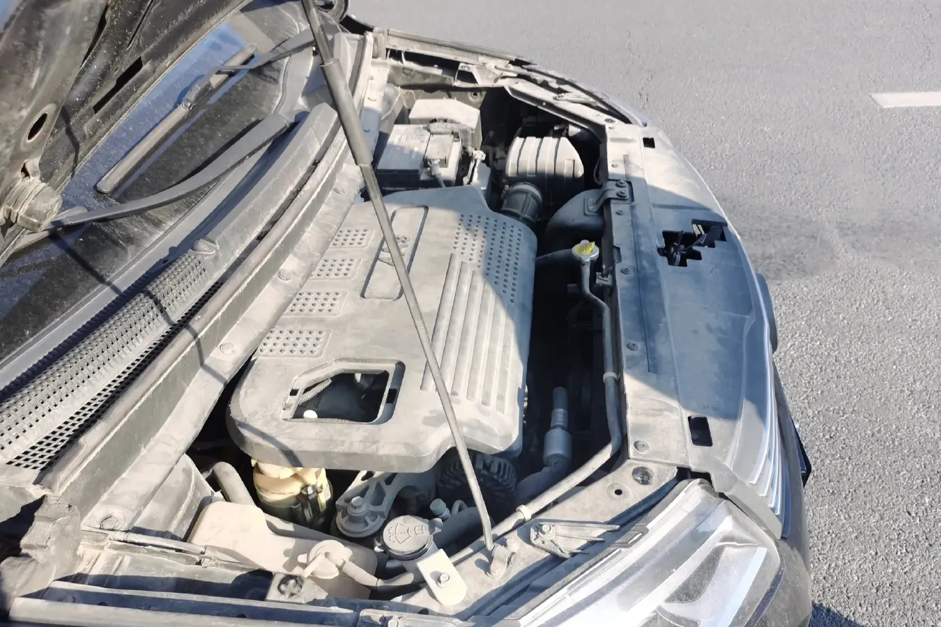 2017 DongFeng Forthing S500 1.5L 120HP L4 5MT,autocango,china used car exporter,china ev exporter,chinese used car exporter,chinese used ev exporter