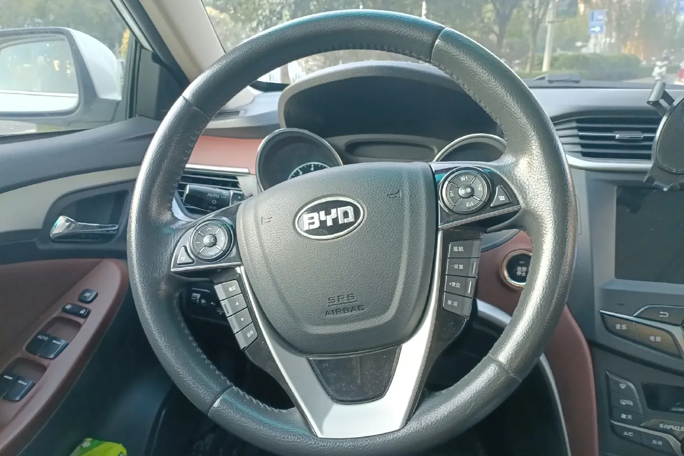 2014 BYD G5 1.5T 154HP L4 6DCT,autocango,china used car exporter,china ev exporter,chinese used car exporter,chinese used ev exporter