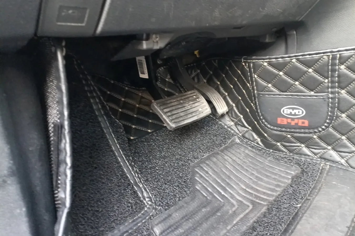 2014 BYD G5 1.5T 154HP L4 6DCT,autocango,china used car exporter,china ev exporter,chinese used car exporter,chinese used ev exporter