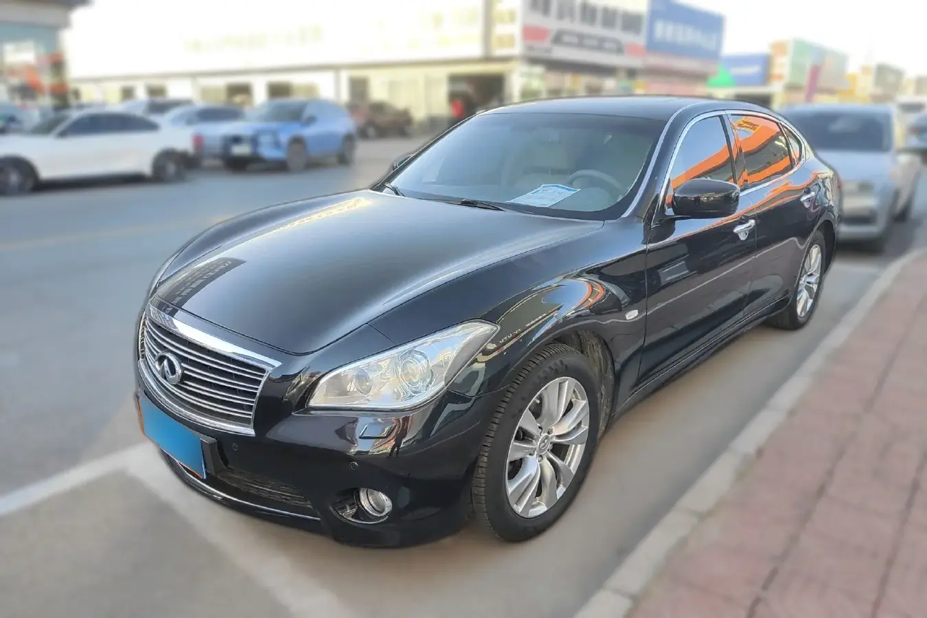 2012 Infiniti M Series 2.5L 235HP V6 7AT