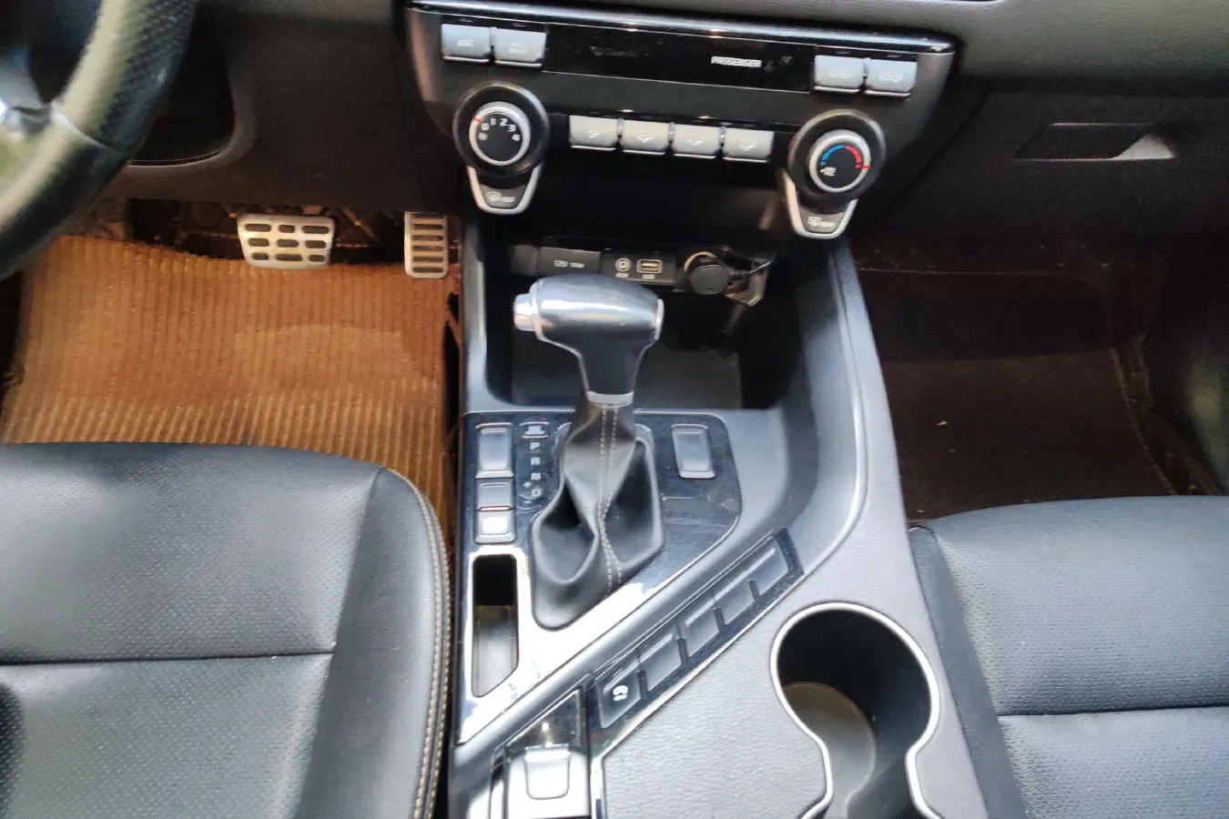 2017 Kia KX7 2.0T 241HP L4 6AT,autocango,china used car exporter,china ev exporter,chinese used car exporter,chinese used ev exporter