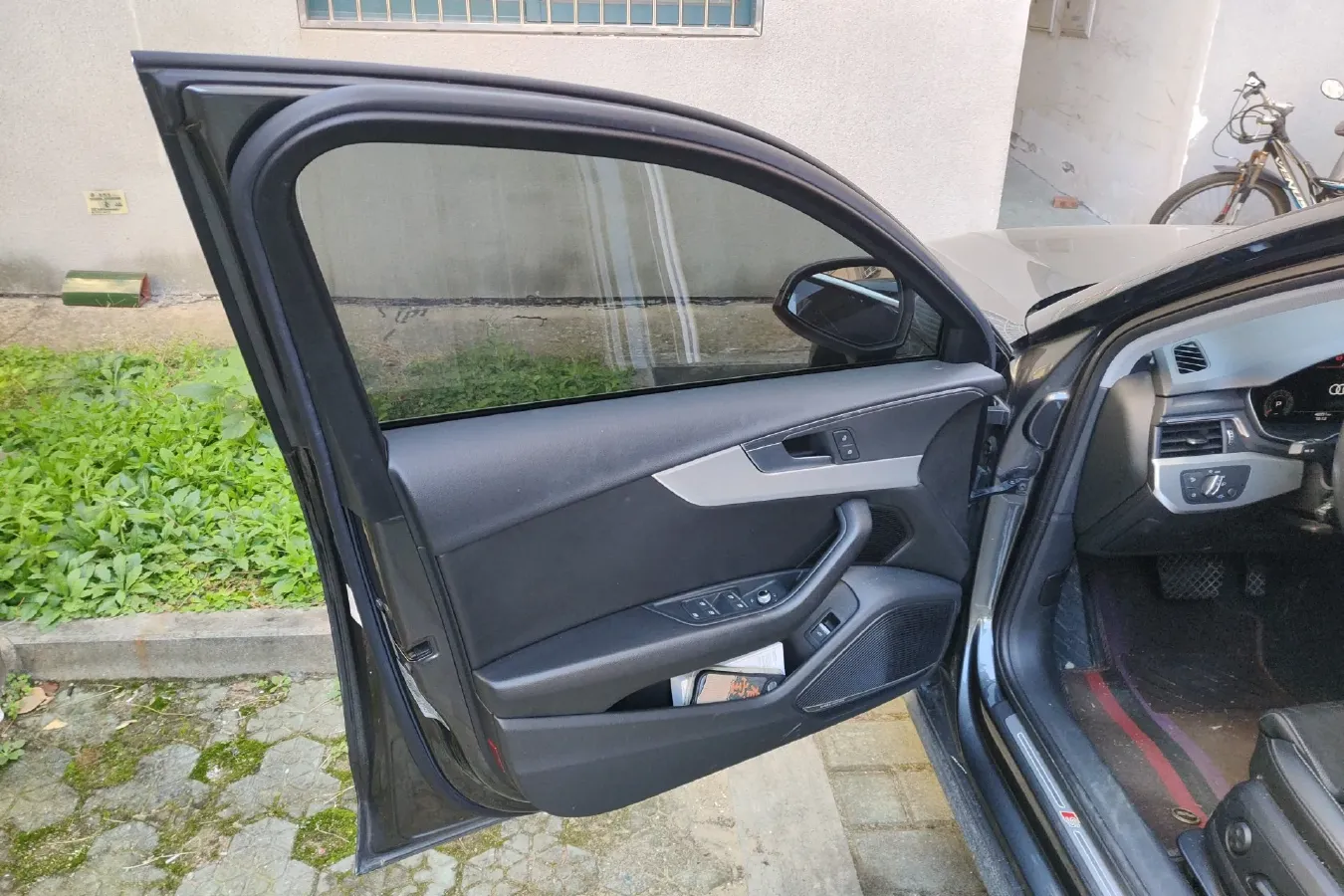 2020 Audi A4L 2.0T 190HP L4 7DCT,autocango,china used car exporter,china ev exporter,chinese used car exporter,chinese used ev exporter