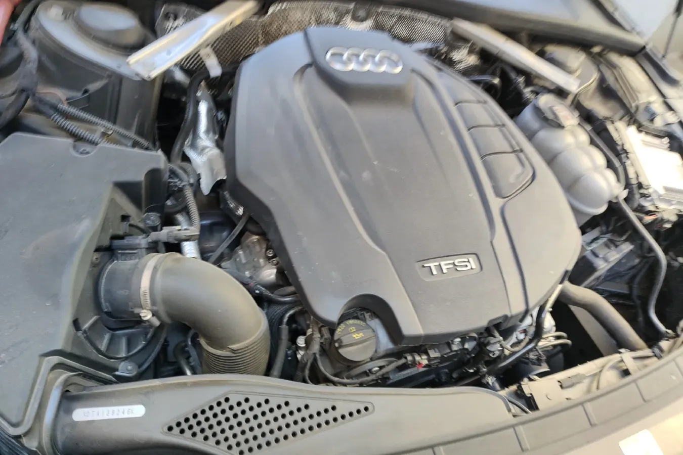 2020 Audi A4L 2.0T 190HP L4 7DCT,autocango,china used car exporter,china ev exporter,chinese used car exporter,chinese used ev exporter