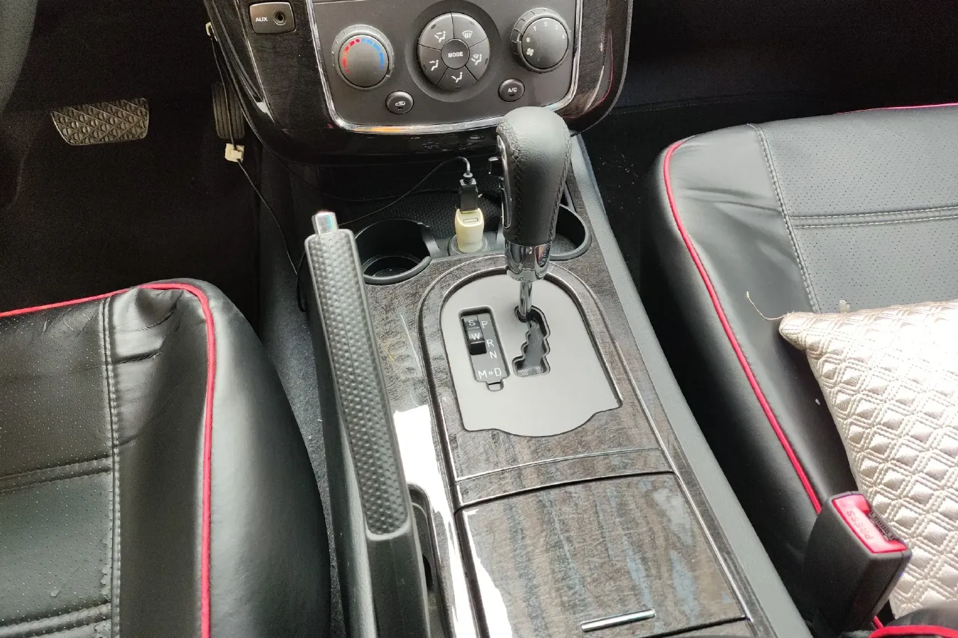 2014 Roewe W5 1.8T 160HP L4 6AT,autocango,china used car exporter,china ev exporter,chinese used car exporter,chinese used ev exporter