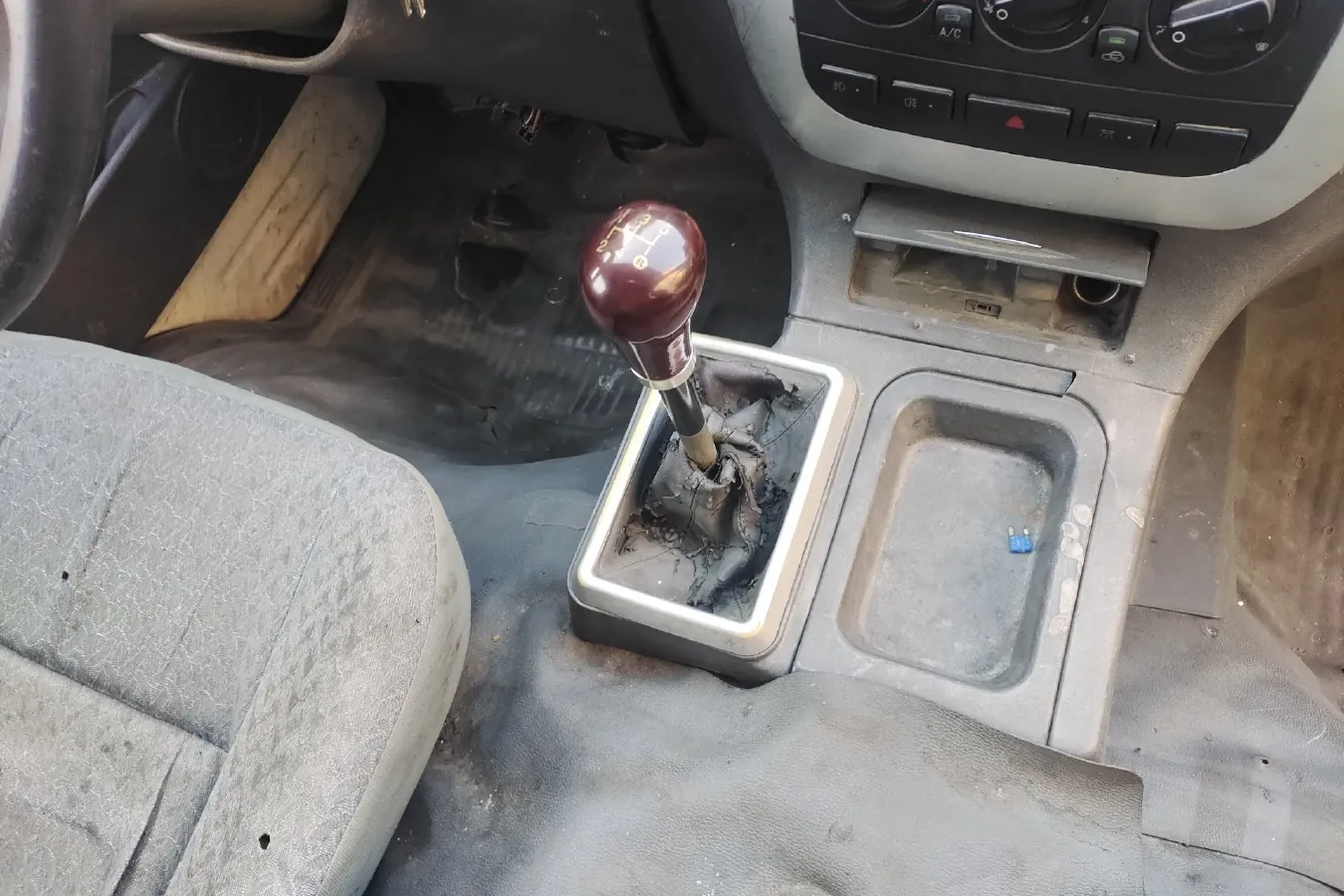 2014 Foton Scenery 2.2L 103HP L4 5MT,autocango,china used car exporter,china ev exporter,chinese used car exporter,chinese used ev exporter