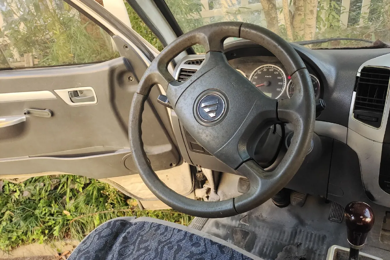 2014 Foton Scenery 2.0L 103HP L4 5MT,autocango,china used car exporter,china ev exporter,chinese used car exporter,chinese used ev exporter