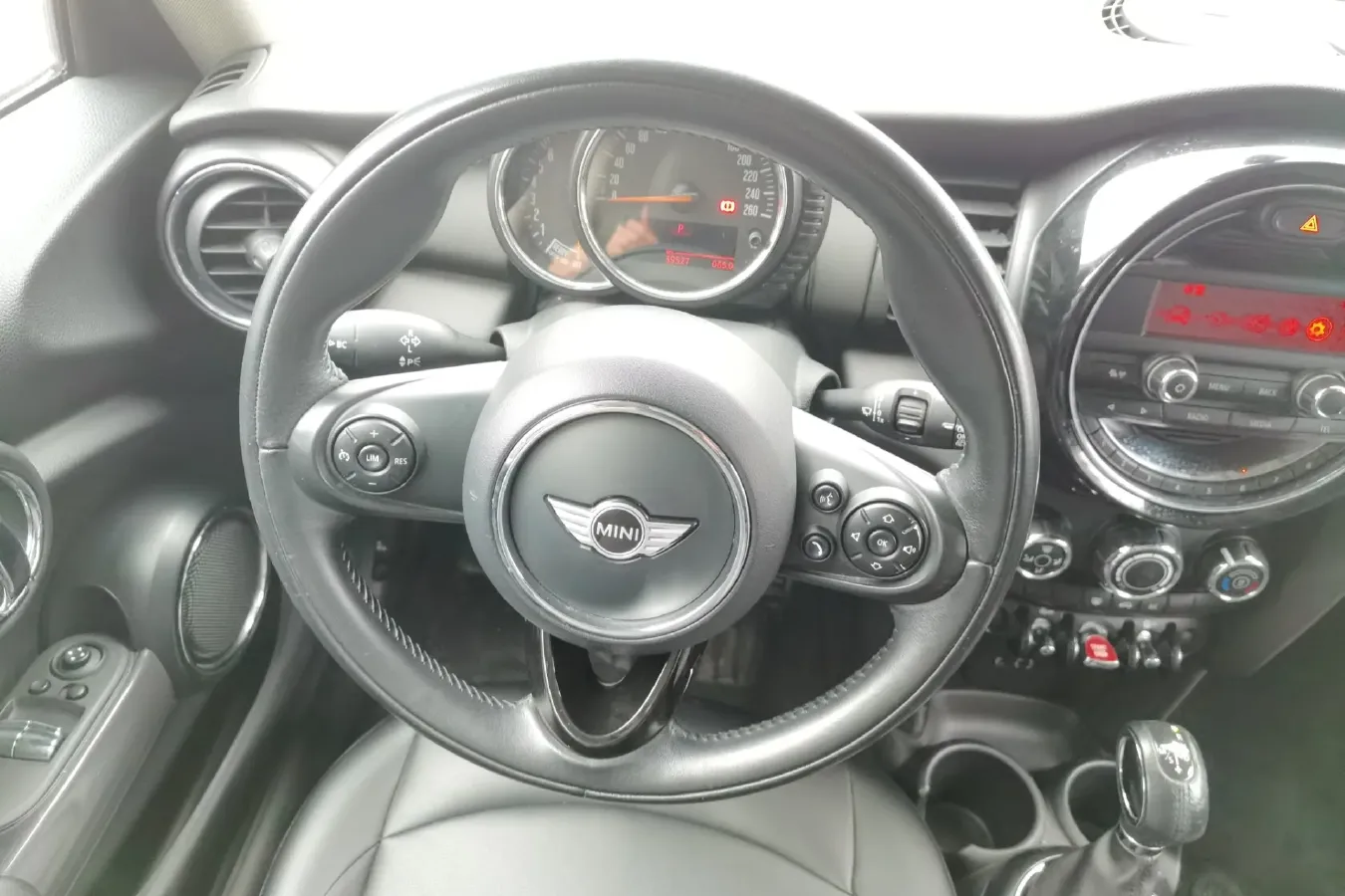 2014 MINI MINI 1.2T 102HP L3 6AT,autocango,china used car exporter,china ev exporter,chinese used car exporter,chinese used ev exporter