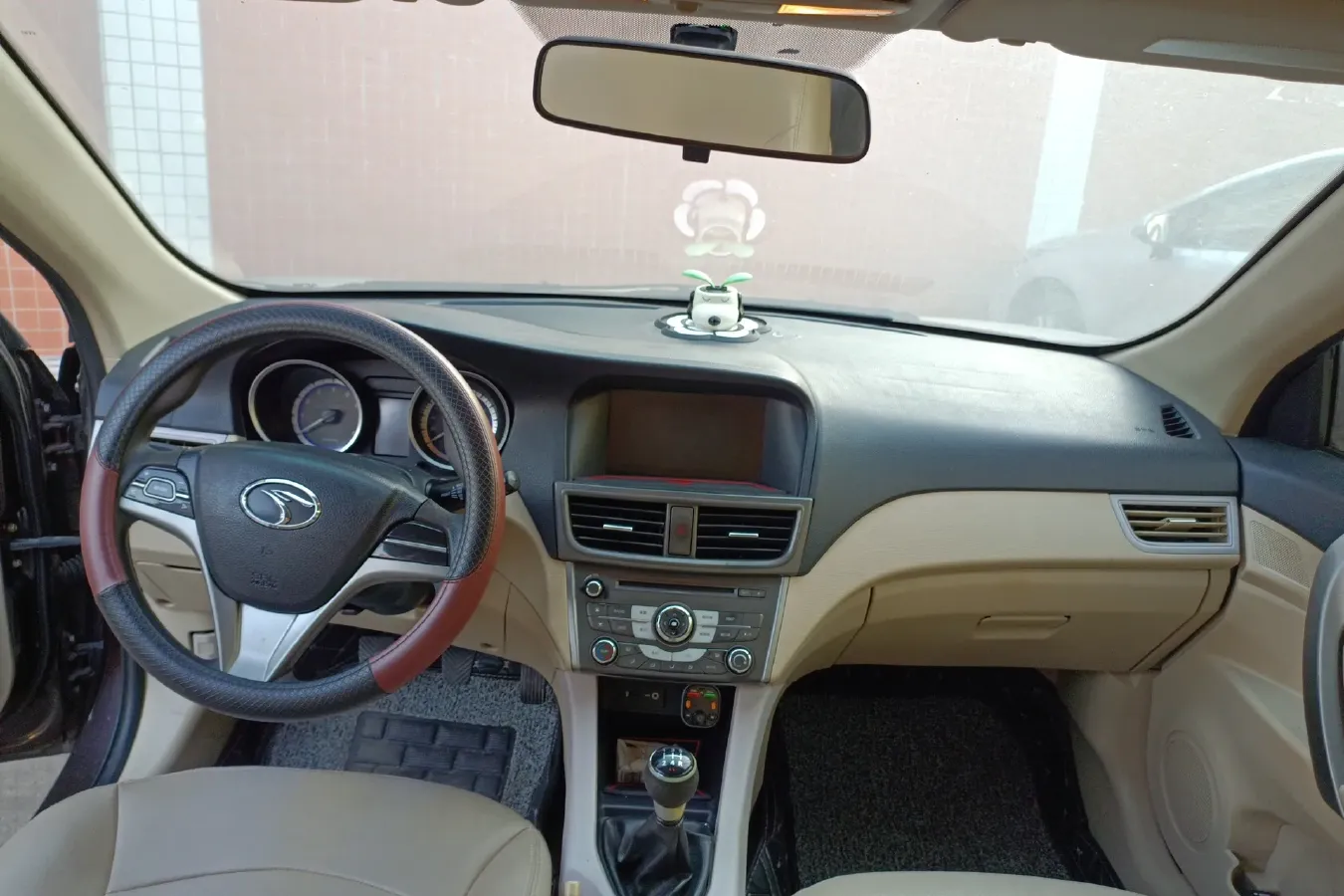 2013 Soueast V5 1.5L 120HP L4 5MT,autocango,china used car exporter,china ev exporter,chinese used car exporter,chinese used ev exporter