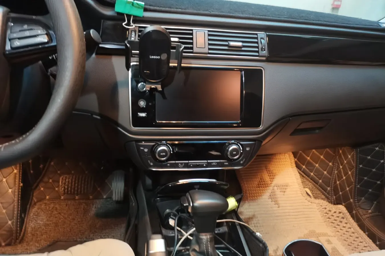 2016 Qoros 3 1.6T 156HP L4 6DCT,autocango,china used car exporter,china ev exporter,chinese used car exporter,chinese used ev exporter