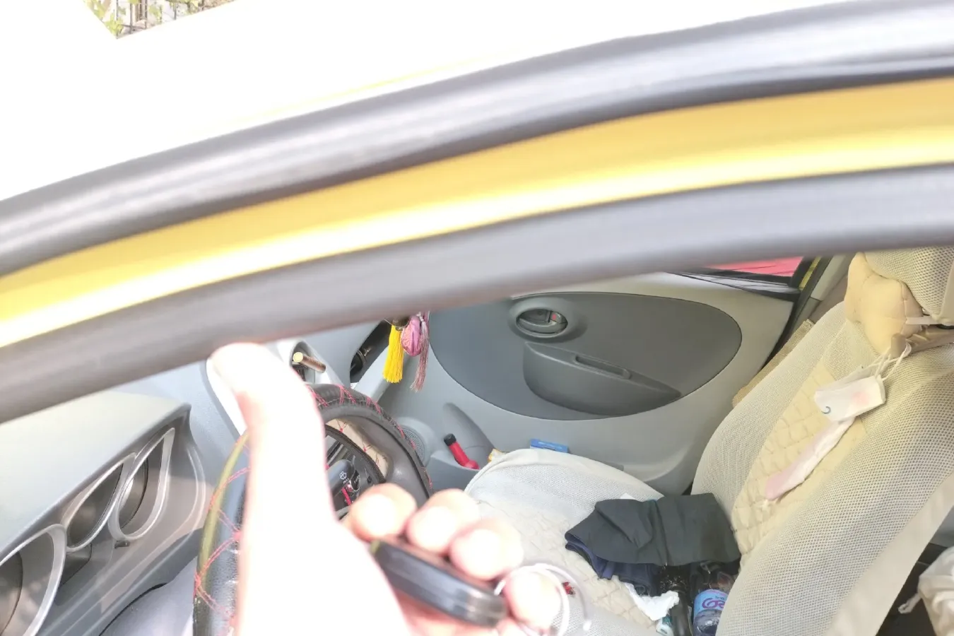 2010 FAW Vita V2 1.3L 91HP L4 5MT,autocango,china used car exporter,china ev exporter,chinese used car exporter,chinese used ev exporter