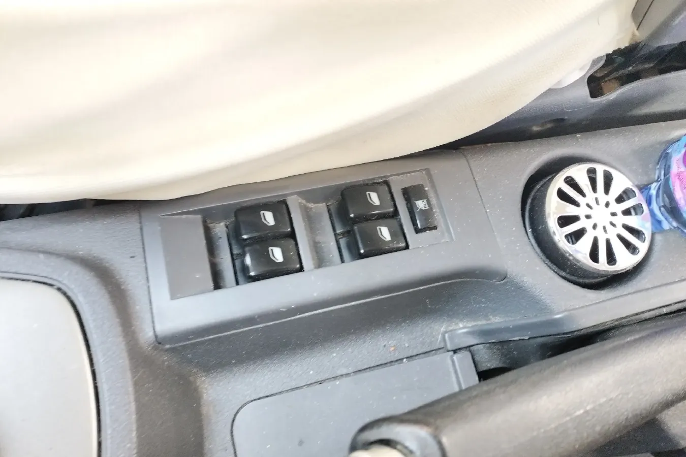 2010 FAW Vita V2 1.3L 91HP L4 5MT,autocango,china used car exporter,china ev exporter,chinese used car exporter,chinese used ev exporter