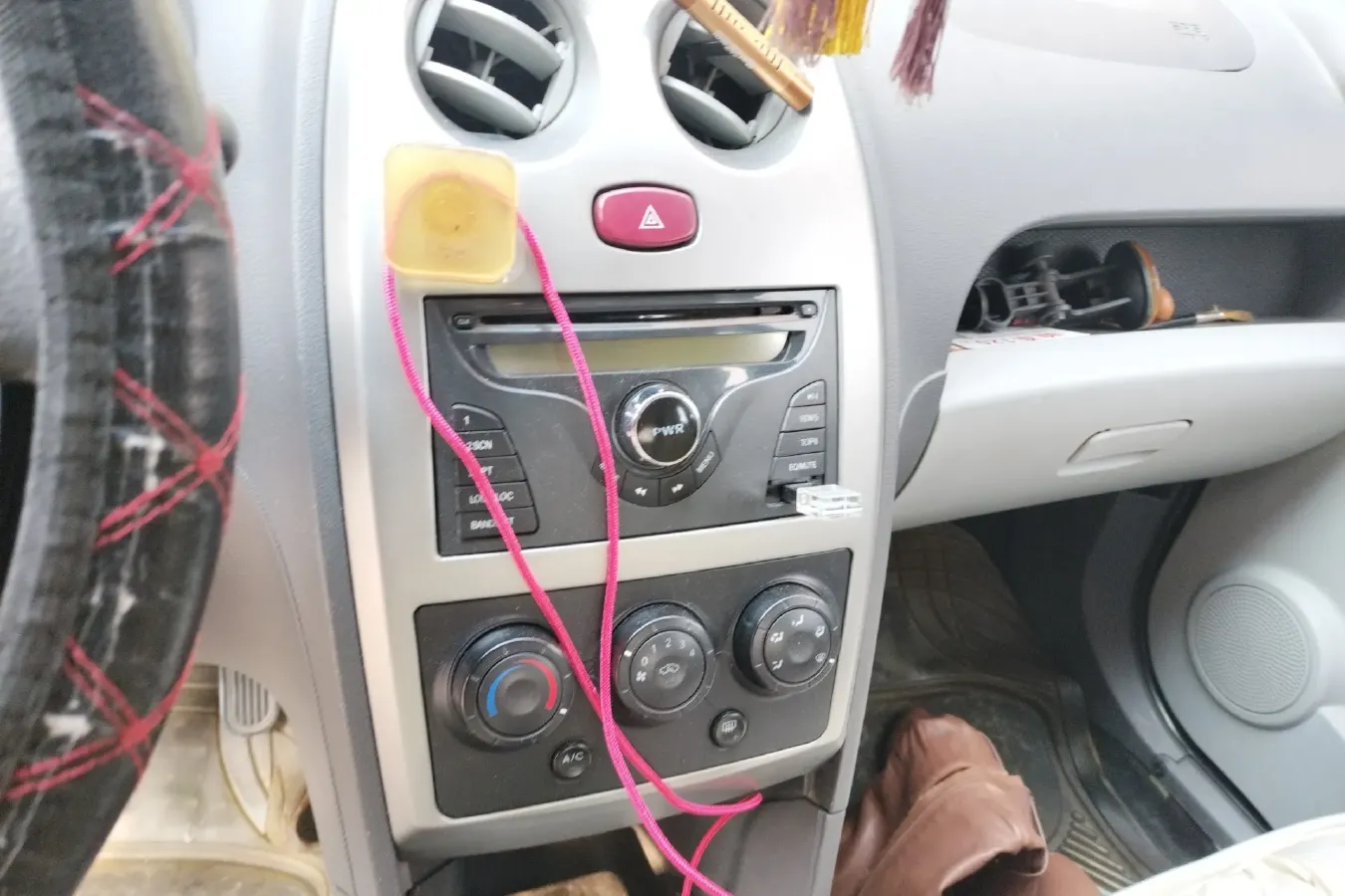 2010 FAW Vita V2 1.3L 91HP L4 5MT,autocango,china used car exporter,china ev exporter,chinese used car exporter,chinese used ev exporter