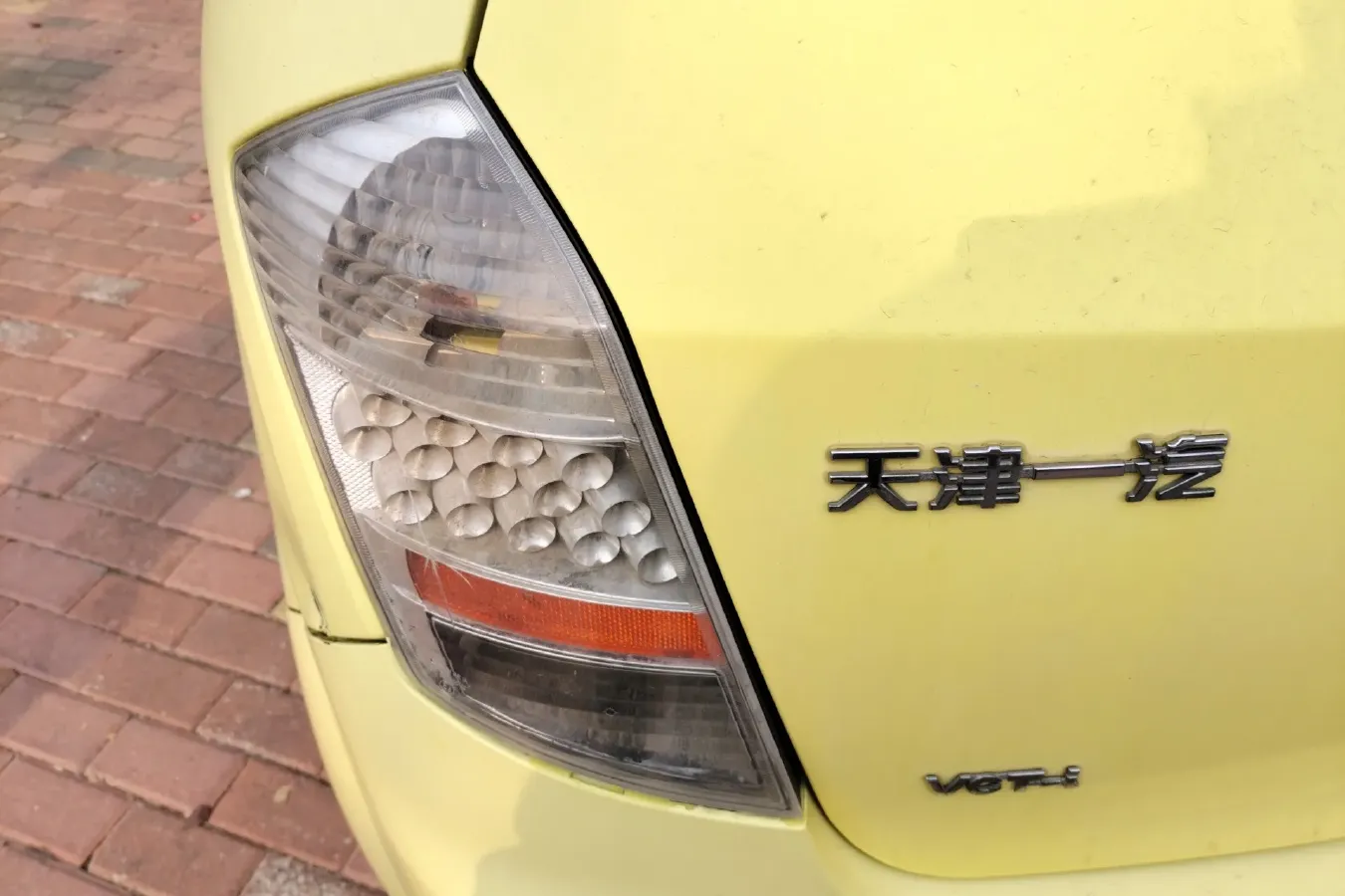 2010 FAW Vita V2 1.3L 91HP L4 5MT,autocango,china used car exporter,china ev exporter,chinese used car exporter,chinese used ev exporter