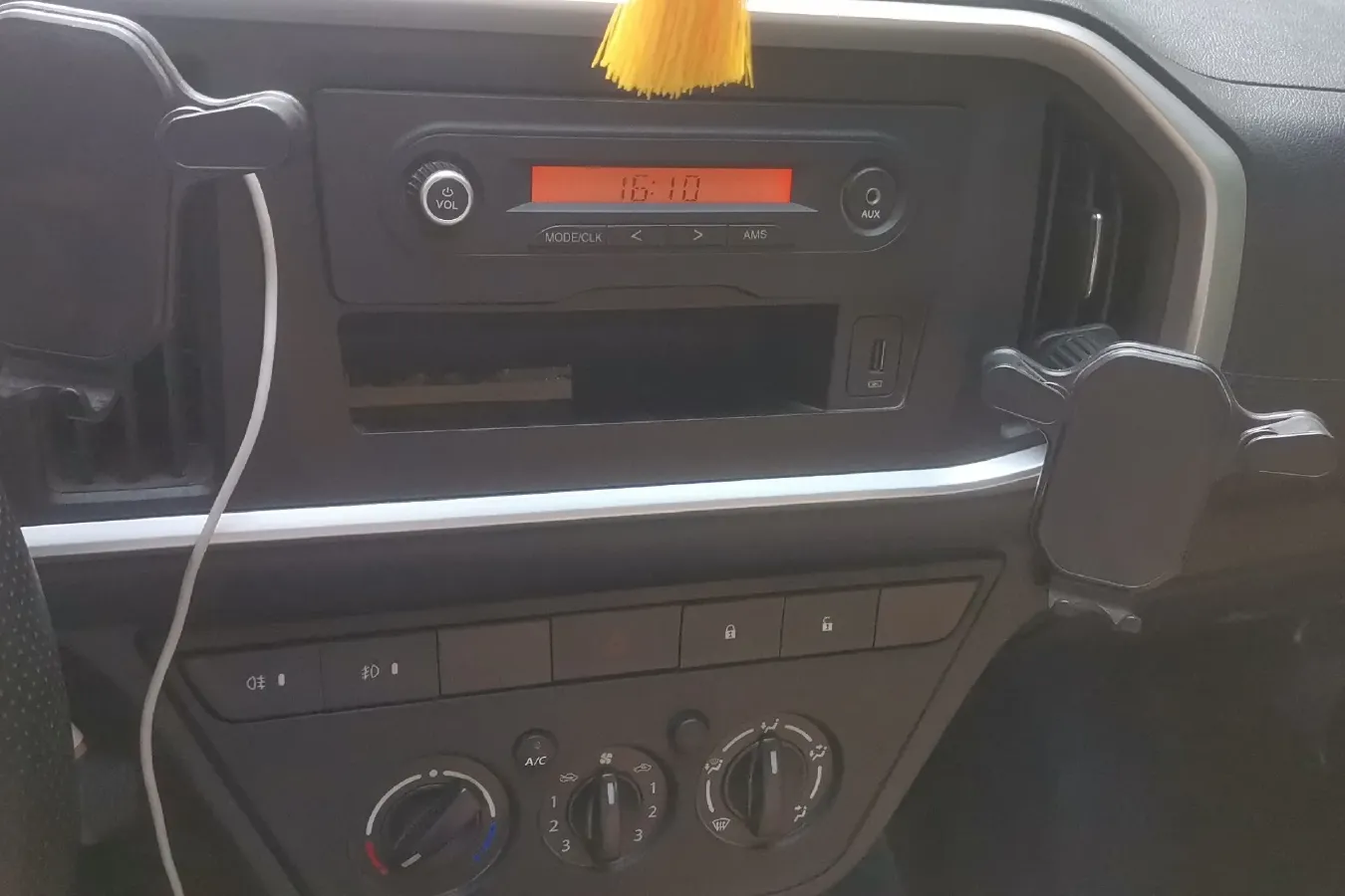 2021 ChangAn Kaicene ShenQi T30 1.6L 122HP L4 5MT,autocango,china used car exporter,china ev exporter,chinese used car exporter,chinese used ev exporter