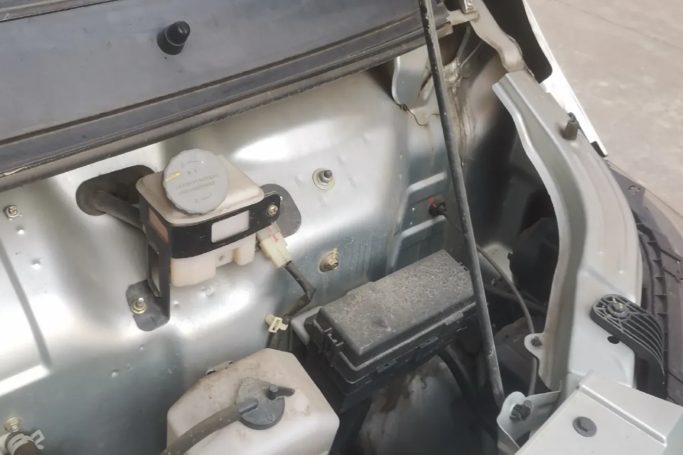 2021 ChangAn Kaicene ShenQi T30 1.6L 122HP L4 5MT,autocango,china used car exporter,china ev exporter,chinese used car exporter,chinese used ev exporter