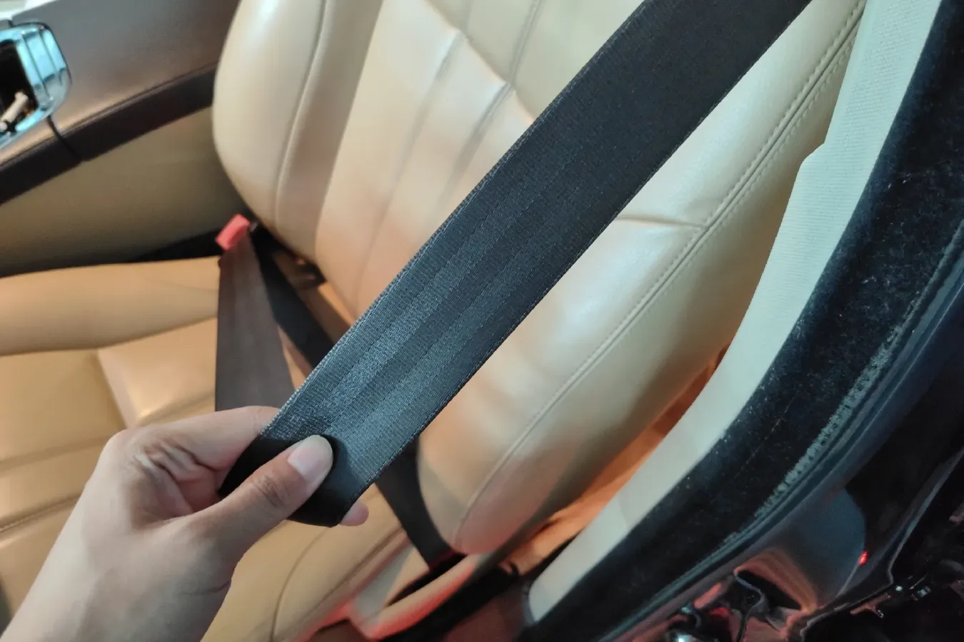 2013 Jaguar XJ 2.0T 240HP L4 8AT,autocango,china used car exporter,china ev exporter,chinese used car exporter,chinese used ev exporter