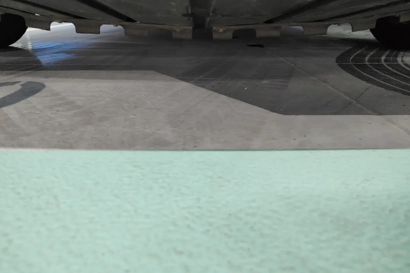 2013 Jaguar XJ 2.0T 240HP L4 8AT,autocango,china used car exporter,china ev exporter,chinese used car exporter,chinese used ev exporter