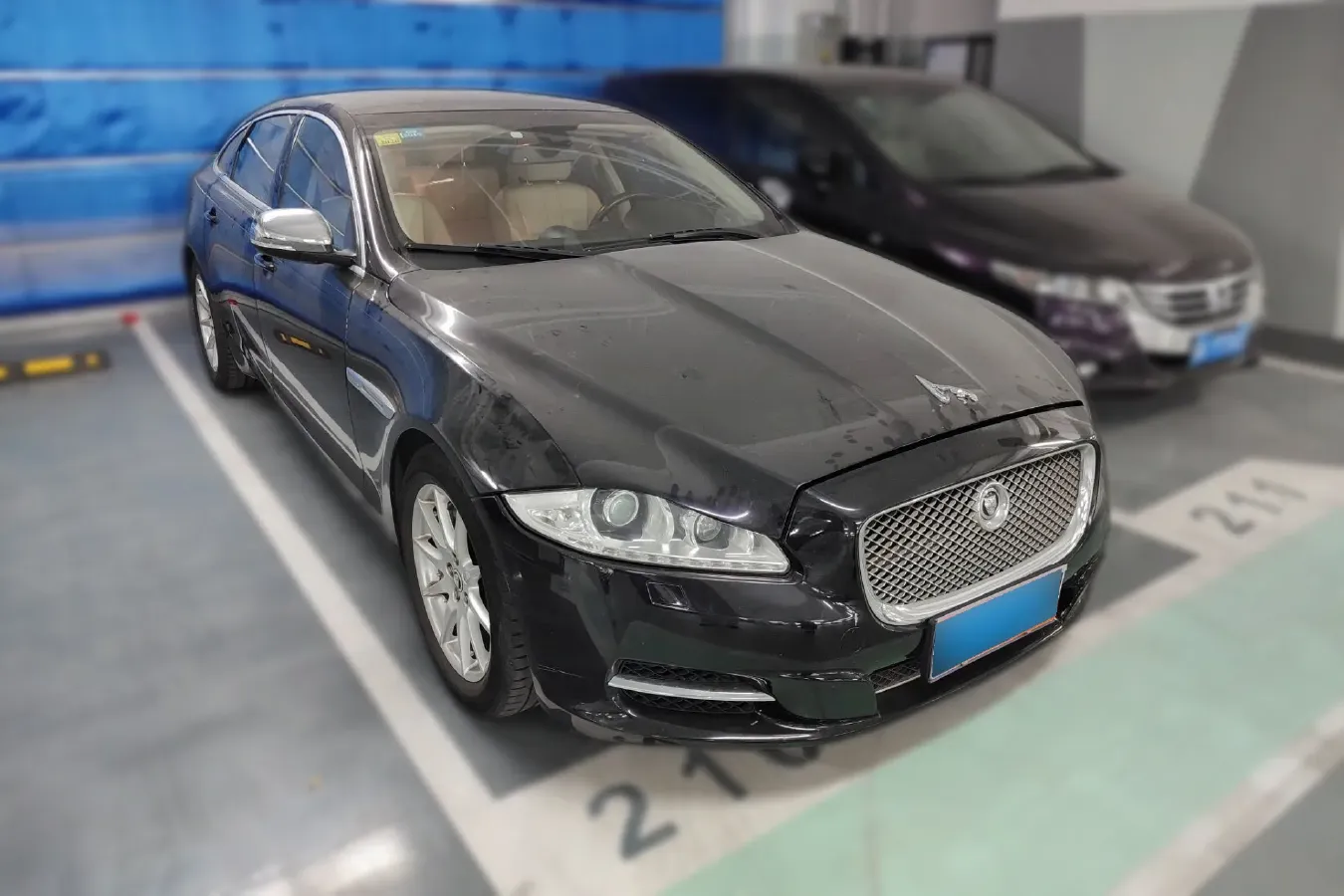 2013 Jaguar XJ 2.0T 240HP L4 8AT,autocango,china used car exporter,china ev exporter,chinese used car exporter,chinese used ev exporter