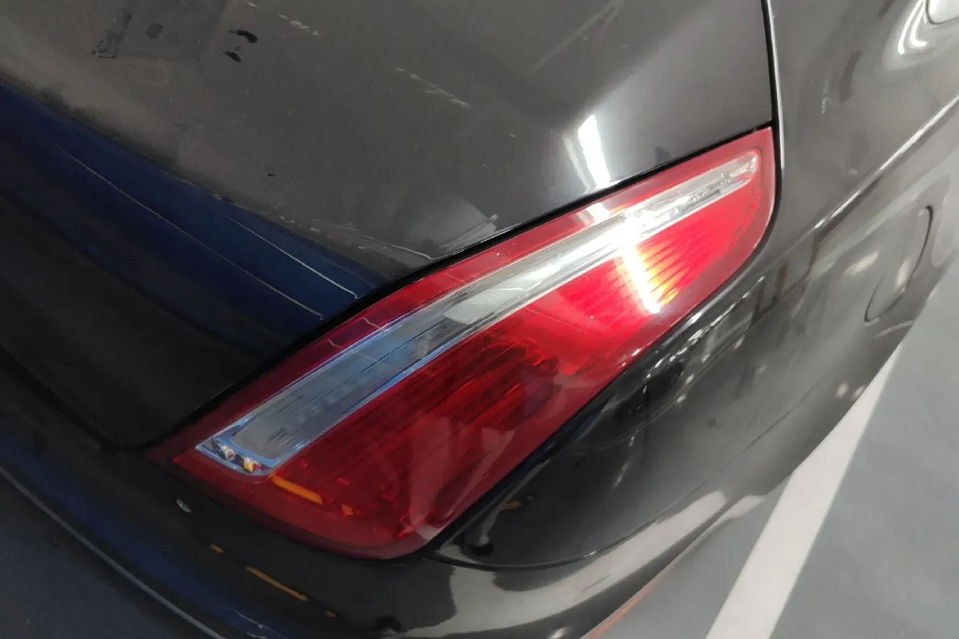 2013 Jaguar XJ 2.0T 240HP L4 8AT,autocango,china used car exporter,china ev exporter,chinese used car exporter,chinese used ev exporter