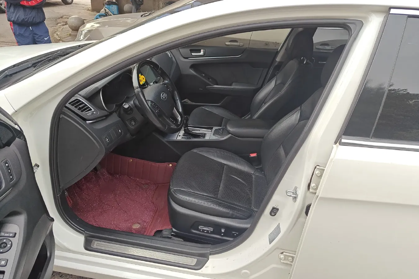 2012 Kia Cadenza 2.4L 180HP L4 6AT,autocango,china used car exporter,china ev exporter,chinese used car exporter,chinese used ev exporter