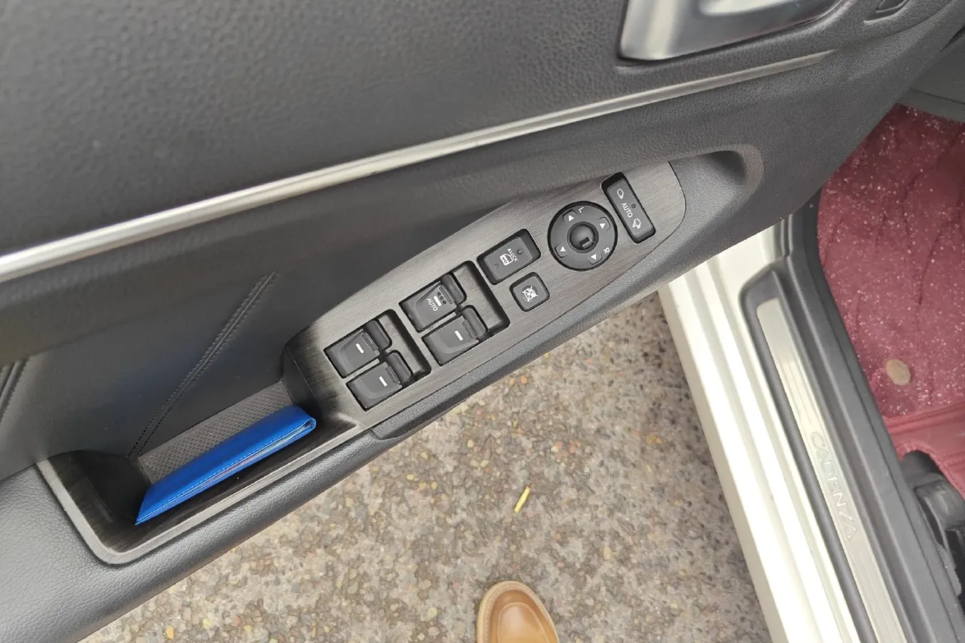 2012 Kia Cadenza 2.4L 180HP L4 6AT,autocango,china used car exporter,china ev exporter,chinese used car exporter,chinese used ev exporter