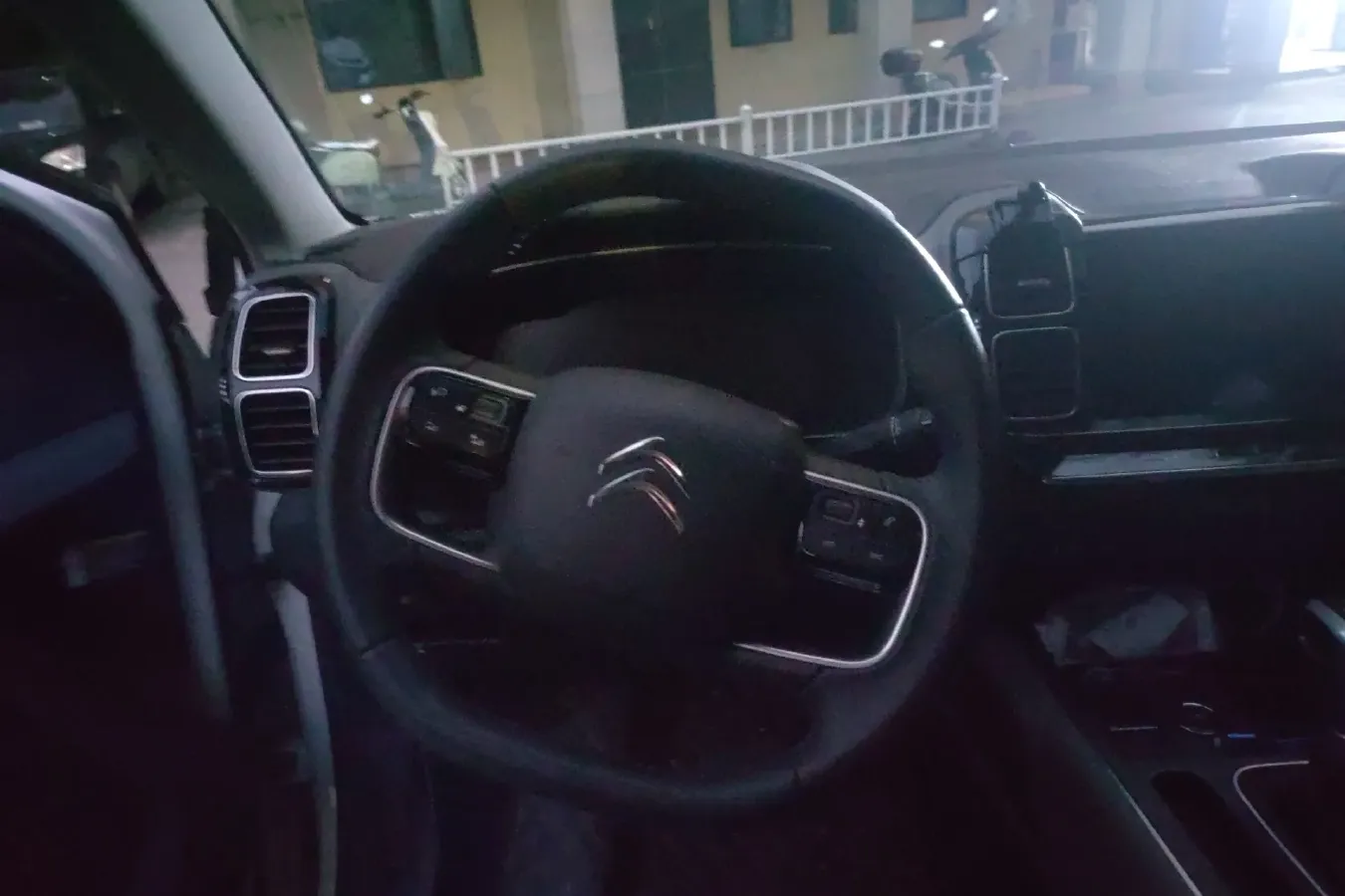 2020 Citroen C5 Aircross 1.6T 170HP L4 6AT,autocango,china used car exporter,china ev exporter,chinese used car exporter,chinese used ev exporter