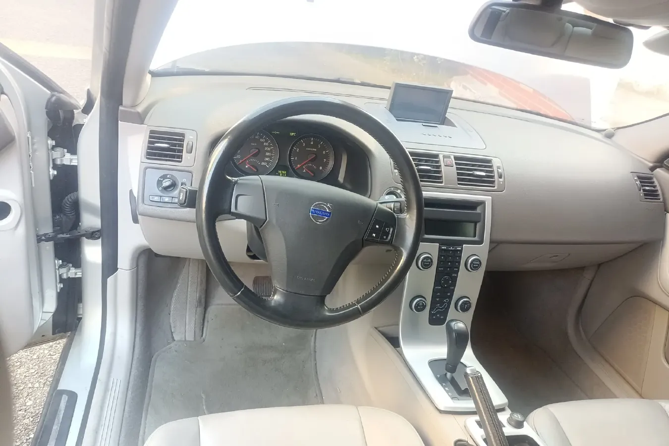 2010 Volvo S40 2.0L 141HP L4 6DCT,autocango,china used car exporter,china ev exporter,chinese used car exporter,chinese used ev exporter