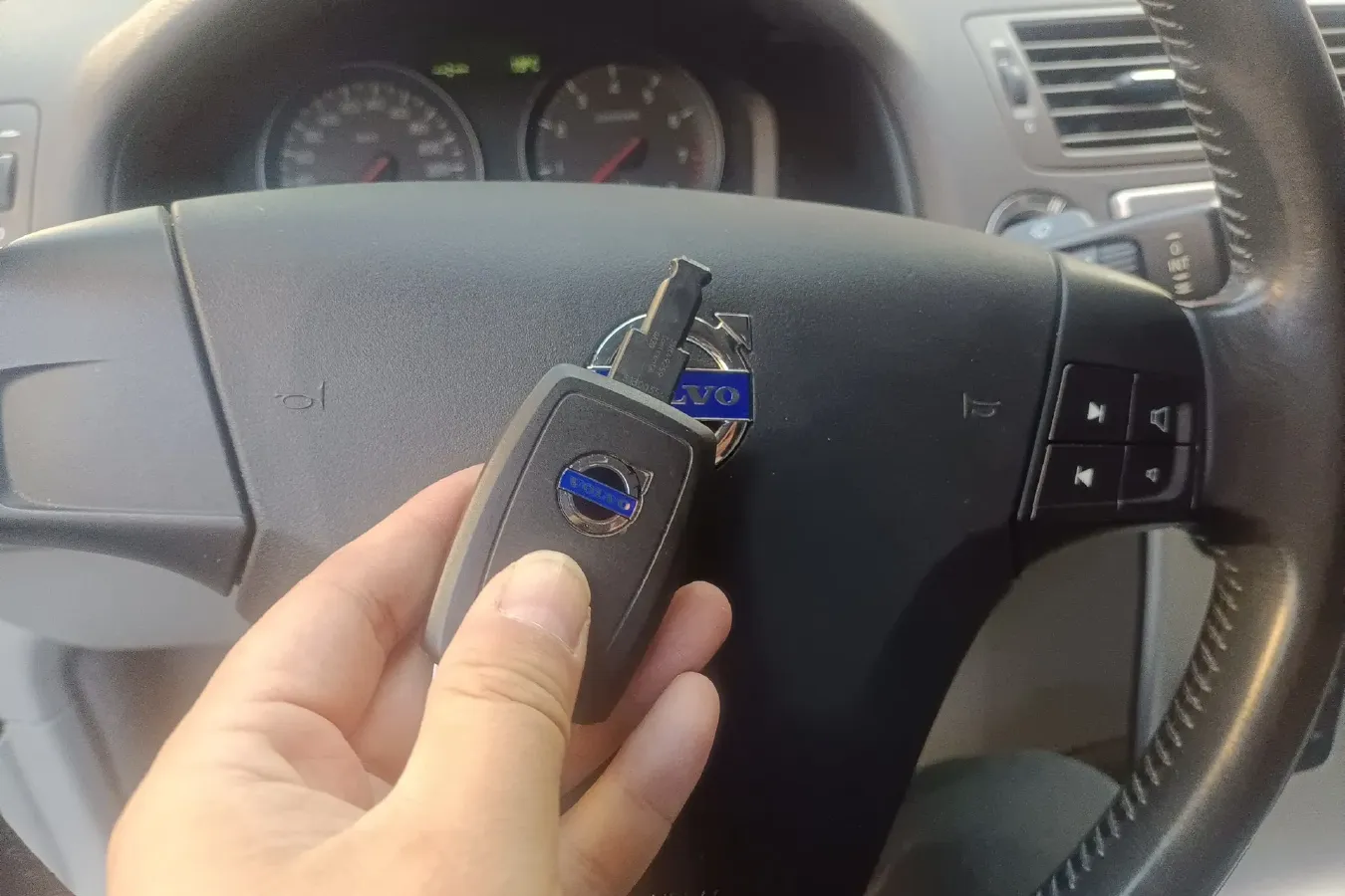 2010 Volvo S40 2.0L 141HP L4 6DCT,autocango,china used car exporter,china ev exporter,chinese used car exporter,chinese used ev exporter