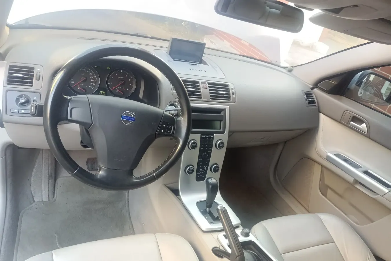 2010 Volvo S40 2.0L 141HP L4 6DCT,autocango,china used car exporter,china ev exporter,chinese used car exporter,chinese used ev exporter