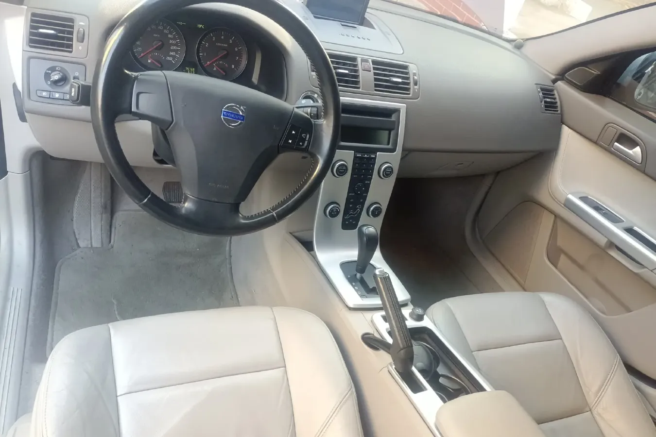 2010 Volvo S40 2.0L 141HP L4 6DCT,autocango,china used car exporter,china ev exporter,chinese used car exporter,chinese used ev exporter